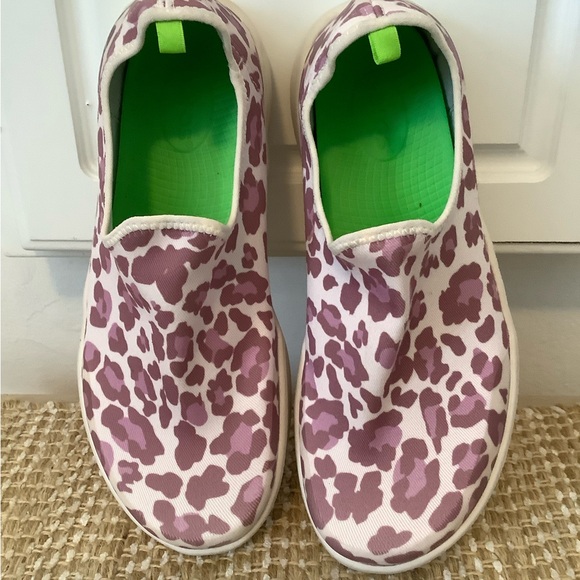 OOFOS Women,s slip in walking shoes - Picture 2 of 9